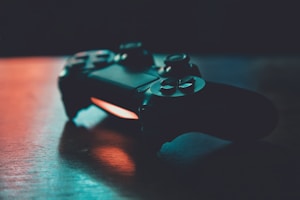 CS2游戏新版本更新公告截图 - 显示武器平衡性调整